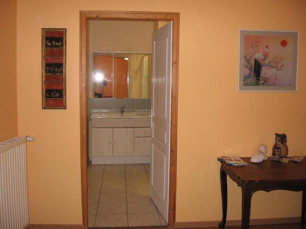 Chez Robert Et Catherine Dompierre-sur-Mont Стая снимка