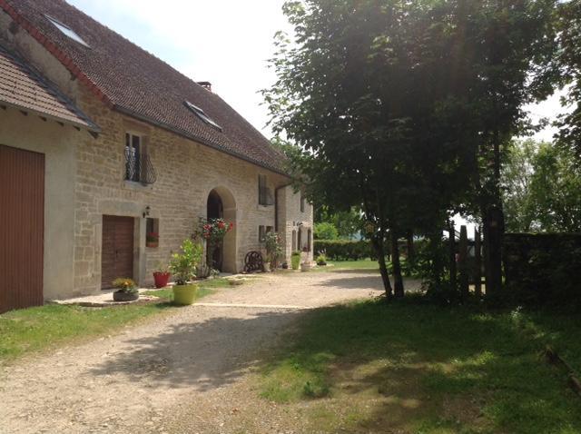 Chez Robert Et Catherine Dompierre-sur-Mont Екстериор снимка